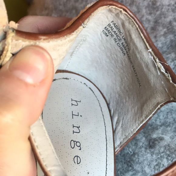 Hinge Asher T Strap Sandal - Picture 5 of 8